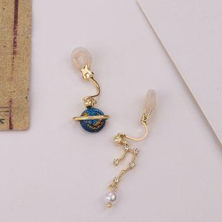 Non-matching Planet & Star Earring