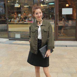 Dual-pocket Buttoned Jacket