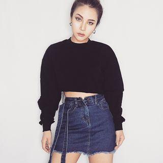 Loose-fit Long-sleeve Cropped T-shirt