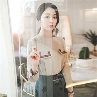 Contrast-trim Flap-front Top