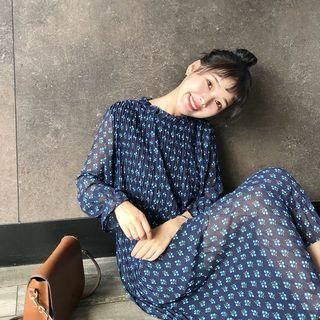 Cropped Vest / Long-sleeve Floral Print Midi Dress