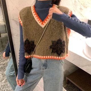 V-neck Flower Vest / Mock Neck Ribbed Knit Top
