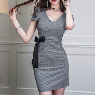 Gingham V-neck Short-sleeve Sheath Dress