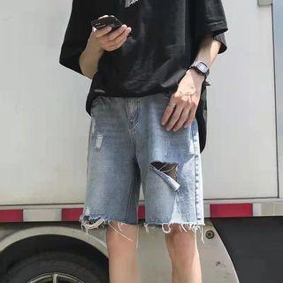 Distressed Denim Shorts / Short-sleeve T-shirt