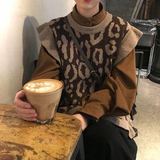 Plain Blouse/ Leopard Patterned Ruffle Sweater Vest