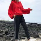 Lettering Oversize Hoodie / Striped Cropped Harem Pants