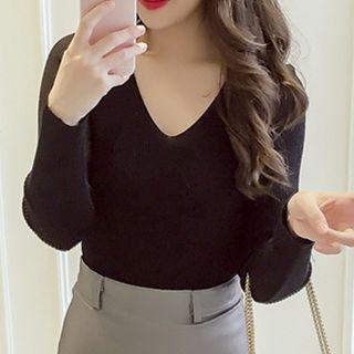 Ribbed V-neck Open Back Knit Top
