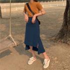 Short-sleeve T-shirt / Slit Midi Skirt