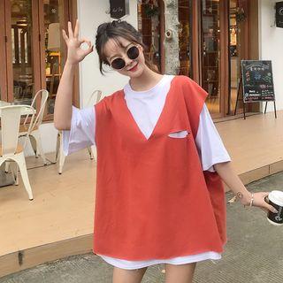 Set: Short-sleeve Plain T-shirt + Sleeveless Top