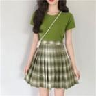 Short-sleeve T-shirt / Pleated Plaid Mini Skirt