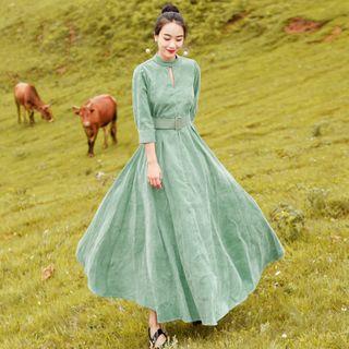 Cut-out 3/4-sleeve Maxi Shift Dress