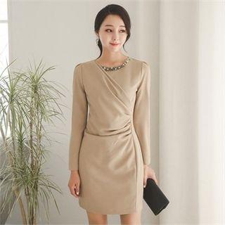 Faux-pearl Neckline Shirred-side Sheath Dress
