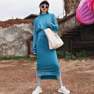 Dip-back Lettering Midi H-line Skirt