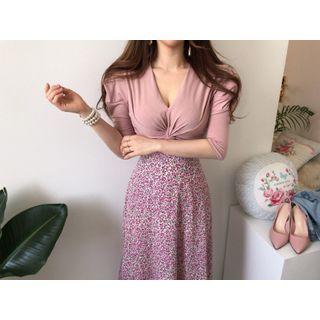 Long-sleeve Twisted T-shirt / Floral Print Midi A-line Skirt