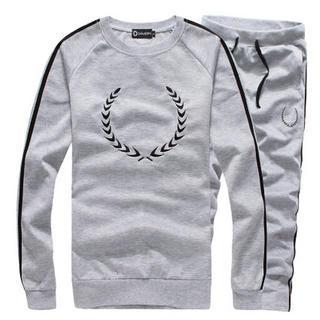 Set: Printed Sweatshirt + Sweatpants
