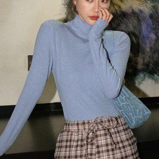 Long-sleeve Turtleneck Fitted T-shirt