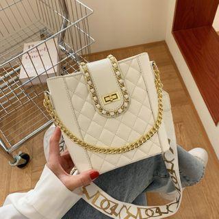 Wide Strap Quilted Chain Bucket Bag