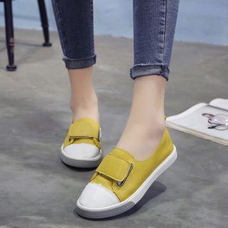 Adhesive Strap Flats