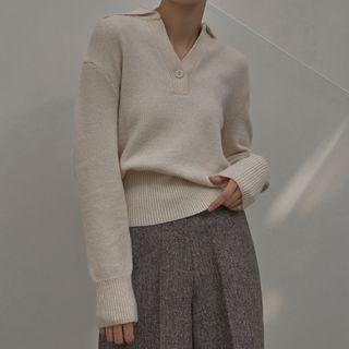 Collared V-neck Button-detail Sweater