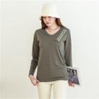 V-neck Letter-patch T-shirt