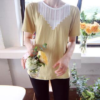 Round-neck Lace-yoke T-shirt