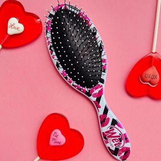Wet Brush - Original Detangler Hair Brush - Kisses 1pc