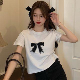 Bow-front Cropped T-shirt