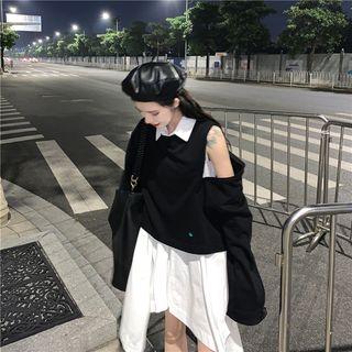 Sleeveless Shirt / Cutout Pullover