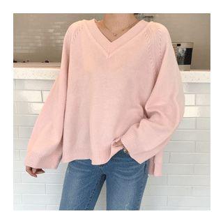 V-neck Dip- Back Knit Top