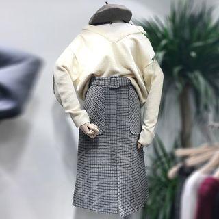 V-neck Sweater / Plaid A-line Skirt / Set