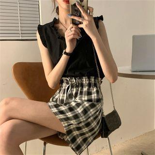 Cap-sleeve Top / Plaid Shorts