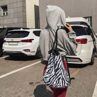 Zebra-pattern Bucket Backpack Black - One Size