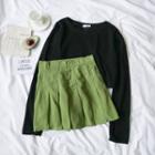 Long-sleeve Cropped T-shirt / Mini Pleated Skirt