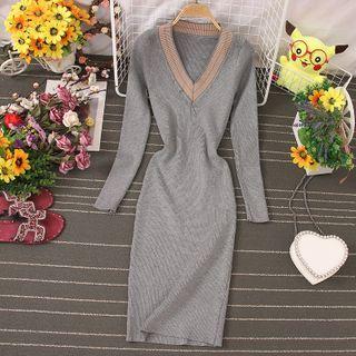 Contrast Trim V-neck Midi Sheath Knit Dress