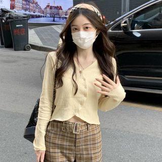 V-neck Cropped T-shirt / Plaid Loose Fit Pants
