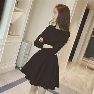 Crew-neck Zip-back Mini Flare Dress