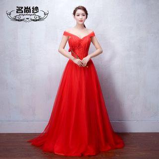 Off-shoulder Wedding Dress