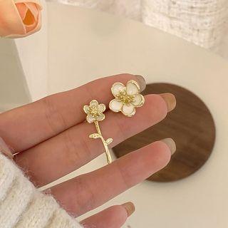Sterling Silver Asymmetrical Flower Stud Earring 1 Pair - Gold & White - One Size