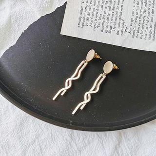 Curvy Earring / Clip-on Earring