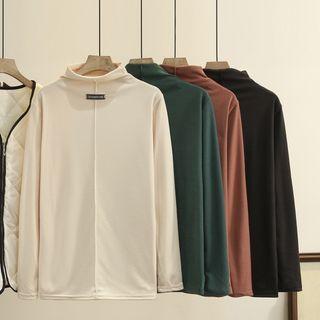 Mock-neck Applique T-shirt