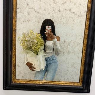 Set: Off-shoulder Shirred Top + Lace-strap Top