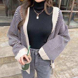 Loose-fit Chevron Patterned Cardigan