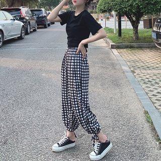 Short-sleeve T-shirt / Printed Sweatpants