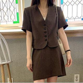 Short-sleeve Cropped Jacket / Mini A-line Skirt / Set