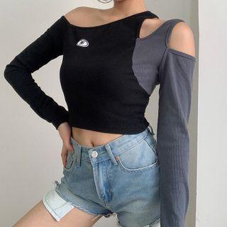 Cold-shoulder Paneled T-shirt