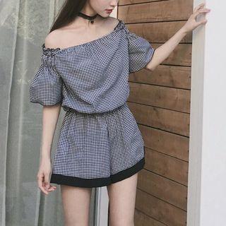 Set: Plaid Off-shoulder Short-sleeve Top + Shorts