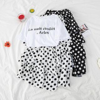 Short-sleeve Lettering T-shirt / Dotted Layered Skirt