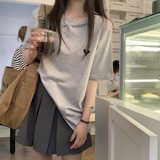 Heart Embroidered T-shirt / Pleated Mini A-line Skirt