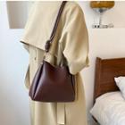 Set: Faux Leather Bucket Bag Pouch