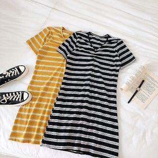 Frilled V-neck Striped Short-sleeve Dress